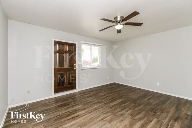 1200 N Oregon St in Chandler, AZ - Foto de edificio - Building Photo