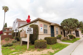 1094 Cherry Ave in Long Beach, CA - Foto de edificio - Building Photo