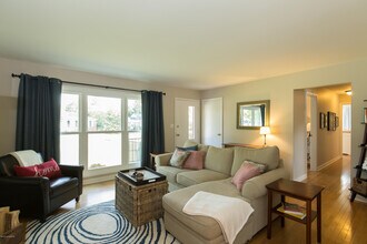 4311 Kinloch Rd in Louisville, KY - Building Photo - Building Photo