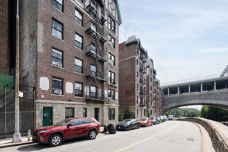 1326 Riverside Dr in New York, NY - Building Photo - Building Photo