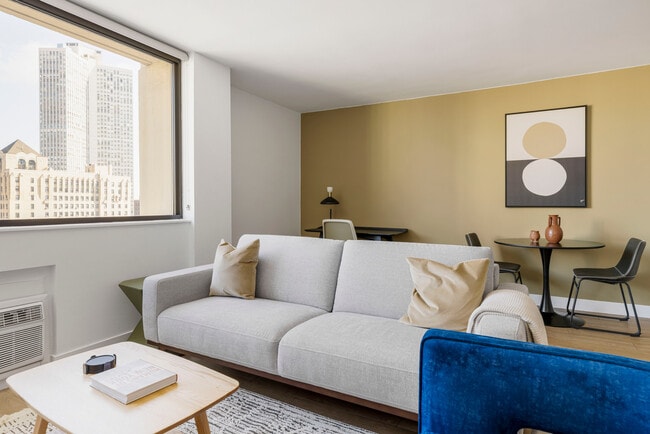 2625 N Clark St in Chicago, IL - Building Photo - Building Photo