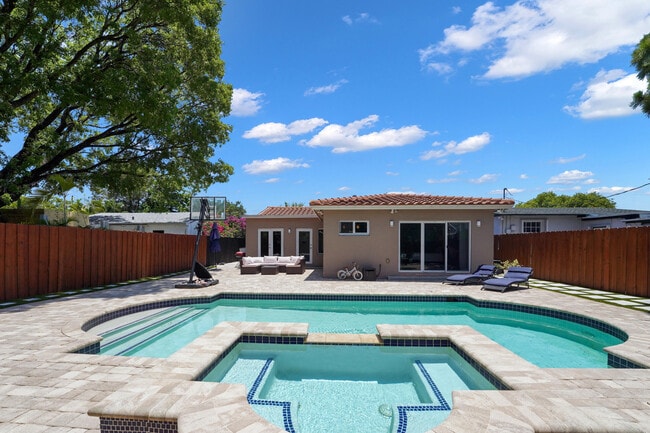 property at 1305 NE 1st Ave.