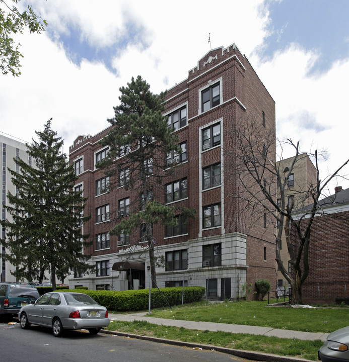 Union Square Apartments in Irvington, NJ - Building Photo