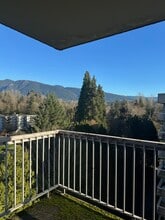 2016 Fullerton Av in North Vancouver, BC - Building Photo - Building Photo