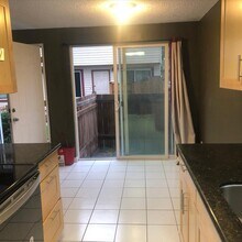 5827 204th St SW, Unit C in Lynnwood, WA - Building Photo - Building Photo