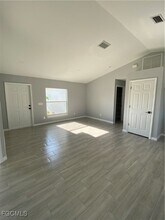 1086 Edgerton Ave in Lehigh Acres, FL - Building Photo - Building Photo