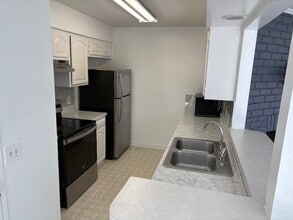 70 Cypress Grove Ct, Unit #32 in New Orleans, LA - Building Photo - Building Photo