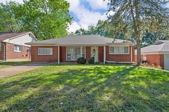 7346 Canton Ave in University City, MO - Foto de edificio - Building Photo