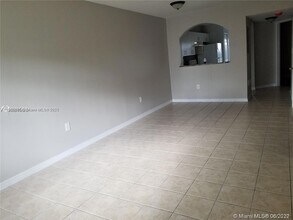 990 NE 33rd Terrace, Unit 102 in Homestead, FL - Building Photo - Building Photo
