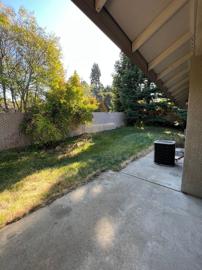 11580 Edgewood Rd in Auburn, CA - Building Photo - Building Photo