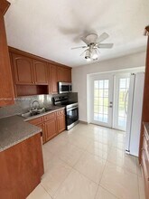 4871 SW 24th Ave in Fort Lauderdale, FL - Building Photo - Building Photo