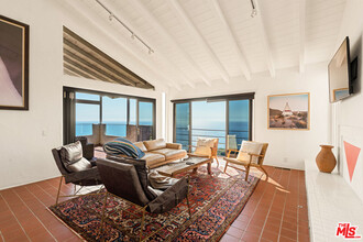 20755 Seaboard Rd in Malibu, CA - Building Photo - Building Photo