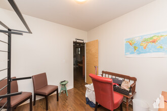 2035 W Crystal St, Unit 1 in Chicago, IL - Building Photo - Building Photo