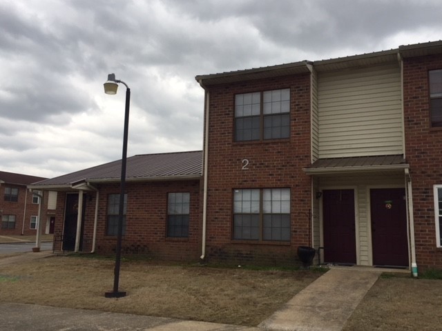 Meadow Lane Apartments in Dyersburg, TN - Building Photo