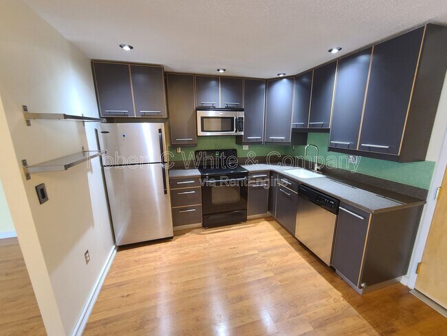 12 Stony Brook Dr in Glastonbury, CT - Building Photo - Building Photo