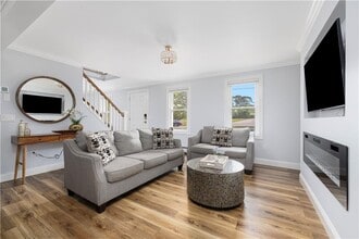 29 Canterbury Dr in Westerly, RI - Building Photo - Building Photo