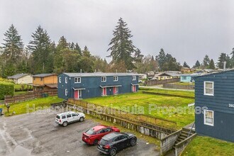 2831 NE Center St in Bremerton, WA - Building Photo - Building Photo