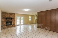 1801 Southbend Dr photo'