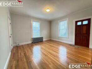 22 Eastburn St in Boston, MA - Foto de edificio - Building Photo