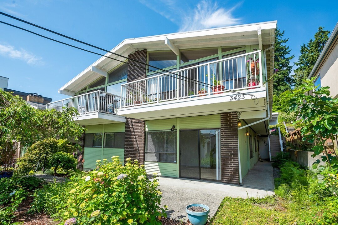 3421 23rd Ave W in Seattle, WA - Building Photo