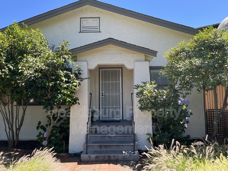 410 Grant St in Healdsburg, CA - Foto de edificio