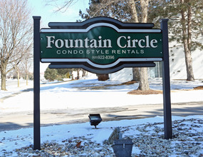 Fountain Circle in Fond du Lac, WI - Building Photo - Building Photo