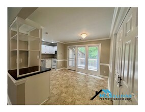 300 W Woodcroft Pkwy in Durham, NC - Building Photo - Building Photo