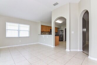 12006 Butler Woods Cir in Riverview, FL - Foto de edificio - Building Photo