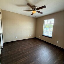 93 New Dallas Hwy in Lacy Lakeview, TX - Building Photo - Building Photo