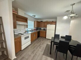 5529 Mesa Cir in Dallas, TX - Building Photo