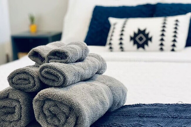 1452 Ivy St in Denver, CO - Foto de edificio - Building Photo