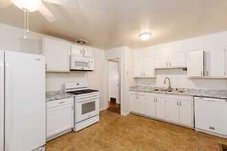 856 Center Way SW in Birmingham, AL - Building Photo - Building Photo