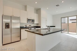 2657 Conifer Canyon St in Henderson, NV - Building Photo - Building Photo