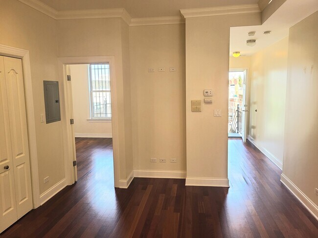 1310 W Ohio St in Chicago, IL - Building Photo - Building Photo