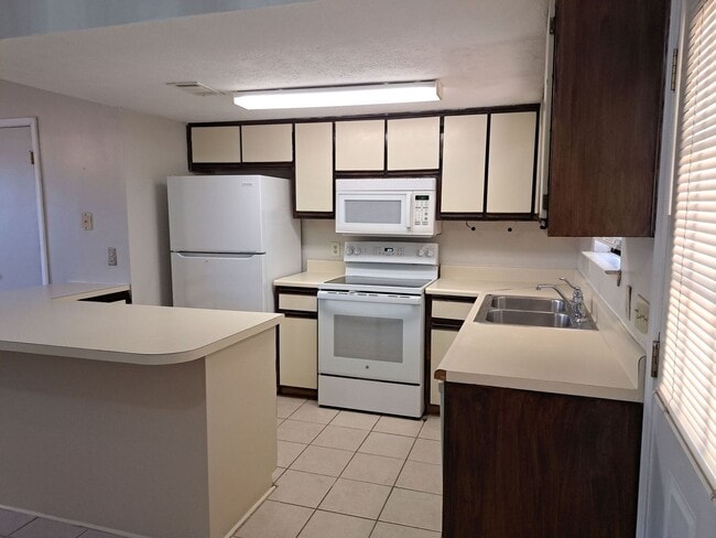 4837 S Lakewood Dr in Panama City, FL - Building Photo - Building Photo