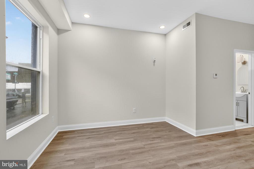 2447 Turner St in Philadelphia, PA - Building Photo