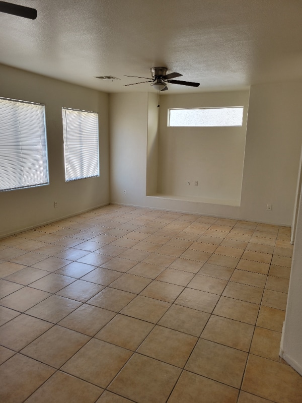 6655 Majestic Pearl Pl in North Las Vegas, NV - Foto de edificio - Building Photo