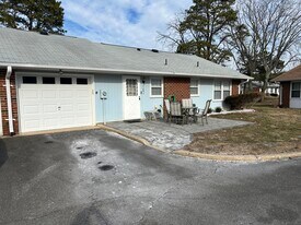 1168A Clydebank Ct, Unit 1168A in Lakewood, NJ - Building Photo