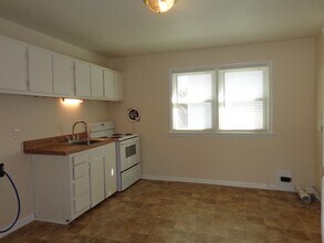 4626 Coronet Ave in Virginia Beach, VA - Building Photo - Building Photo