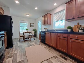 2005 Falcon Terrace NW in Stewartville, MN - Foto de edificio - Building Photo