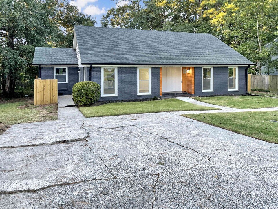 761 Wilson Cir SW in Marietta, GA - Building Photo
