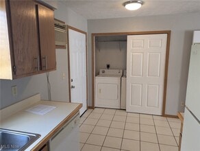 1588 E Summit St in Kent, OH - Building Photo - Building Photo