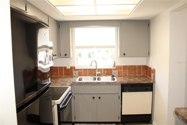 5062 Live Oak Cir in Bradenton, FL - Building Photo - Building Photo