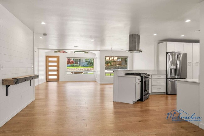 property at 1075 Bellview Ave