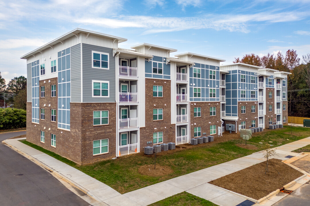 Albemarle Landing in Charlotte, NC - Building Photo