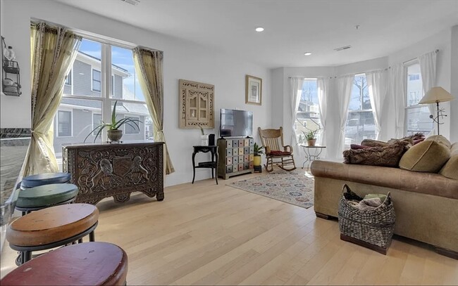 41 Woodville St in Boston, MA - Building Photo - Building Photo