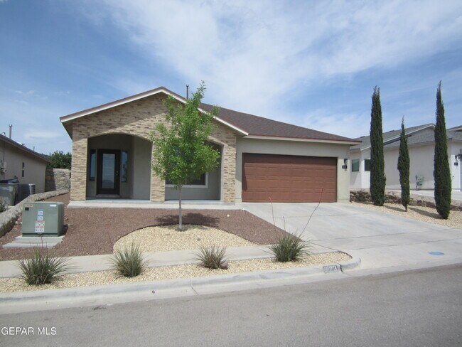 323 Malta St in El Paso, TX - Building Photo - Building Photo