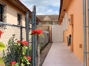 6411 W 22nd Ct in Hialeah, FL - Building Photo - Building Photo