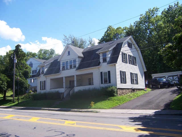 102-106 E Chruch St in Fairport, NY - Building Photo