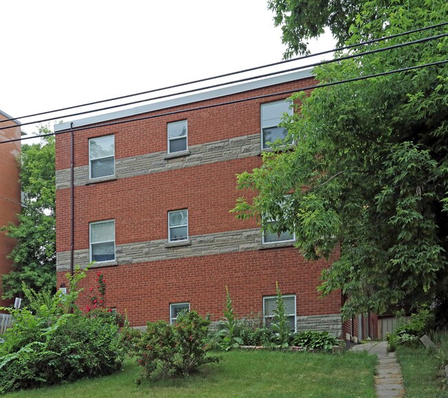 48 Carling St in Hamilton, ON - Building Photo - Building Photo